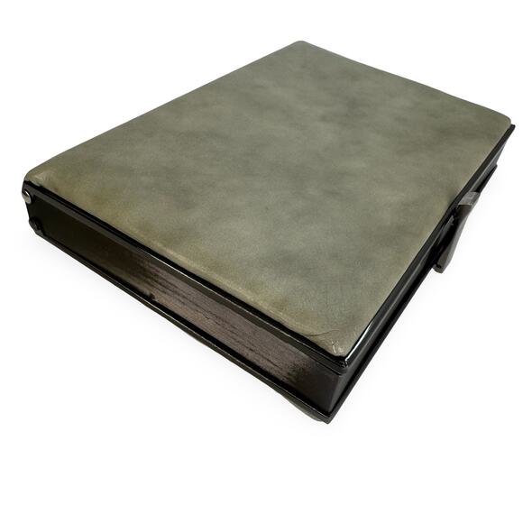 Vintage 1950s/60s Box Clutch – Silver Gray Vinyl, Red Lining, Metal Frame - Picture 4 of 16